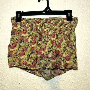 Wet Seal floral shorts with front tie and pockets size small